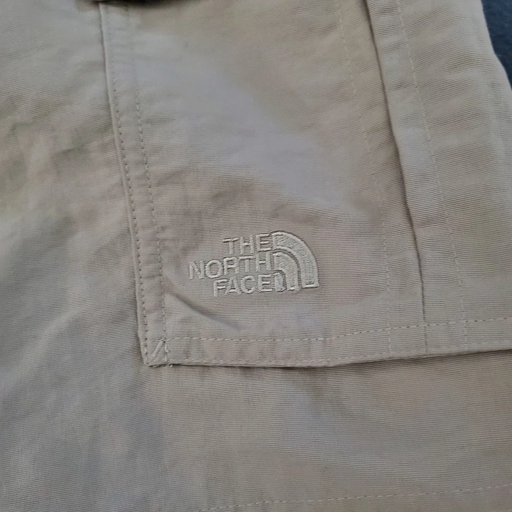 The North Face Mens XL Tan‎ Nylon Cargo Shorts Belted Hiking Utility Outdoor